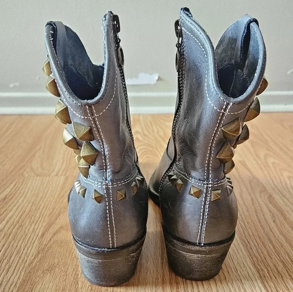 ZIGIny Shes Tuff Cookie Studded Boho Western  Cowboy Rodeo Ankle Boots Size 6. - Picture 8 of 13